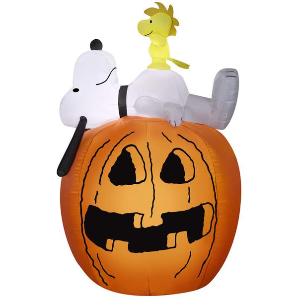 Gemmy 54 pulgadas. Snoopy y Woodstock en Jack-O-Lantern inflable