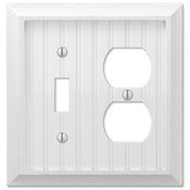 Placa de pared de madera blanca tipo cabaña, 1 palanca y 1 dúplex, Amertac 279tdw