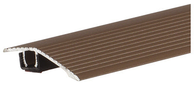 Barra de alfombra, adhesiva, acabado cacao, 1-13/16 x 36 pulgadas.