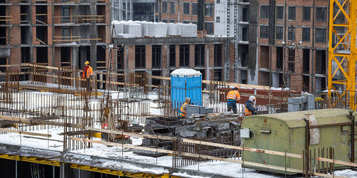 Soluciones de calefacción esenciales para obras en climas fríos 