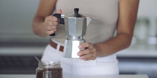 Discover the benefits of having a coffee maker at home. Learn how to make your espresso