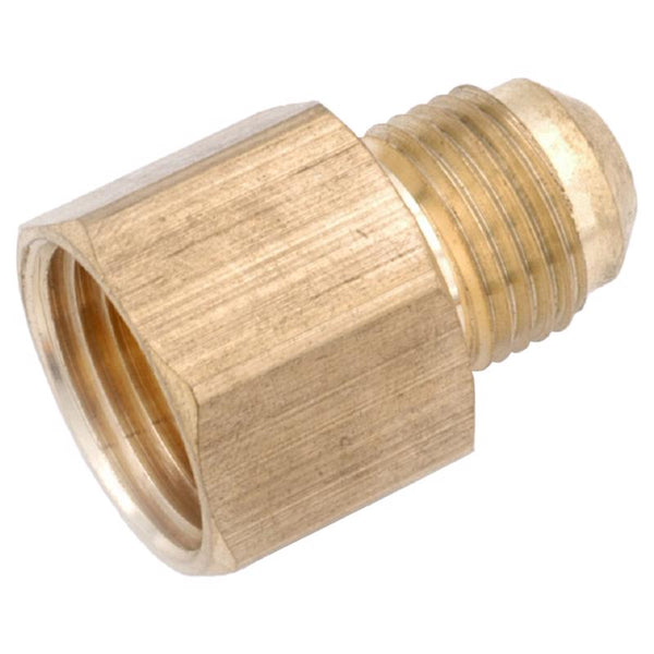 Acoplamiento de latón Anderson Metals con adaptador abocinado de 5/8 in. y FIP de 3/8 in. D
