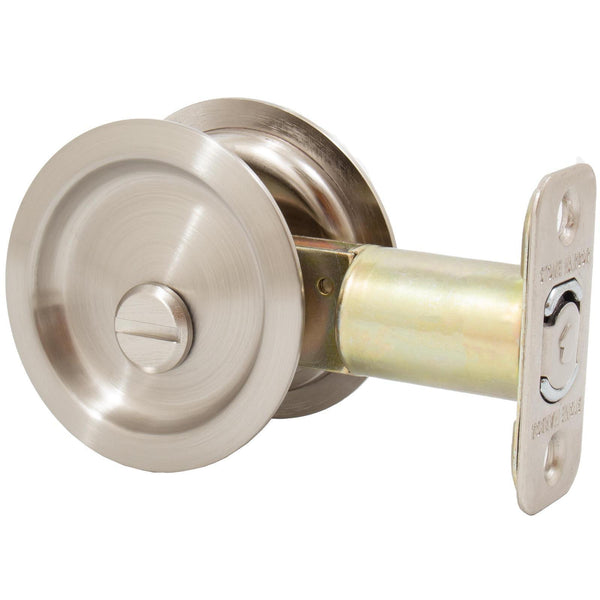 Cerradura para puerta de bolsillo redonda, pestillo para privacidad (dormitorio/baño), retroceso de 2-3/4", RCL, níquel satinado de Stone Harbor Hardware