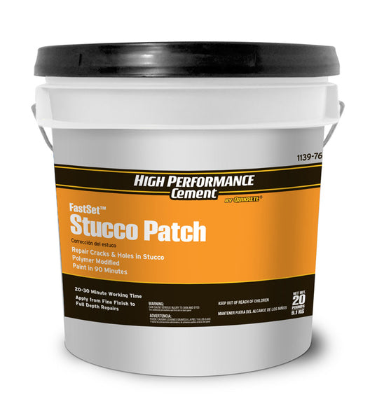 Parche de estuco Quikrete FastSet de 20 lb para interiores y exteriores - Caja abierta