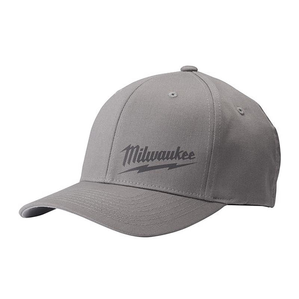 Gorra ajustada FlexFit de Milwaukee, color gris, talla L/XL